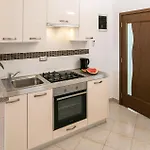 1 Bedroom Awesome In Apartamento