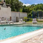 Apartamento 1 Bedroom Awesome In *