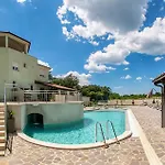 1 Bedroom Awesome In Apartamento