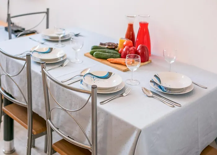 Appartement 1 Bedroom Awesome In *