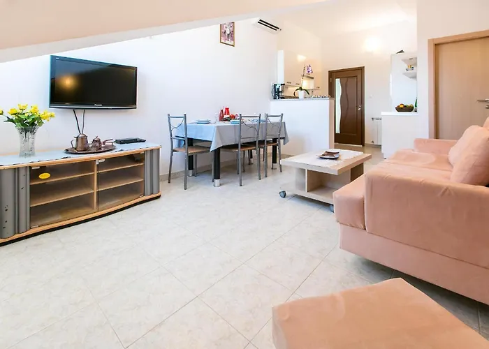 1 Bedroom Awesome In * Pula