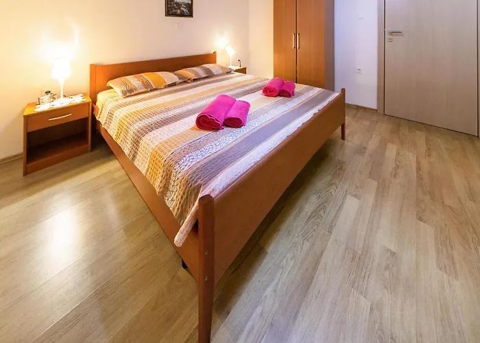 1 Bedroom Awesome In Pula